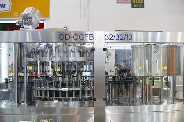 32-32-10型啤酒冲瓶灌装压盖一体机